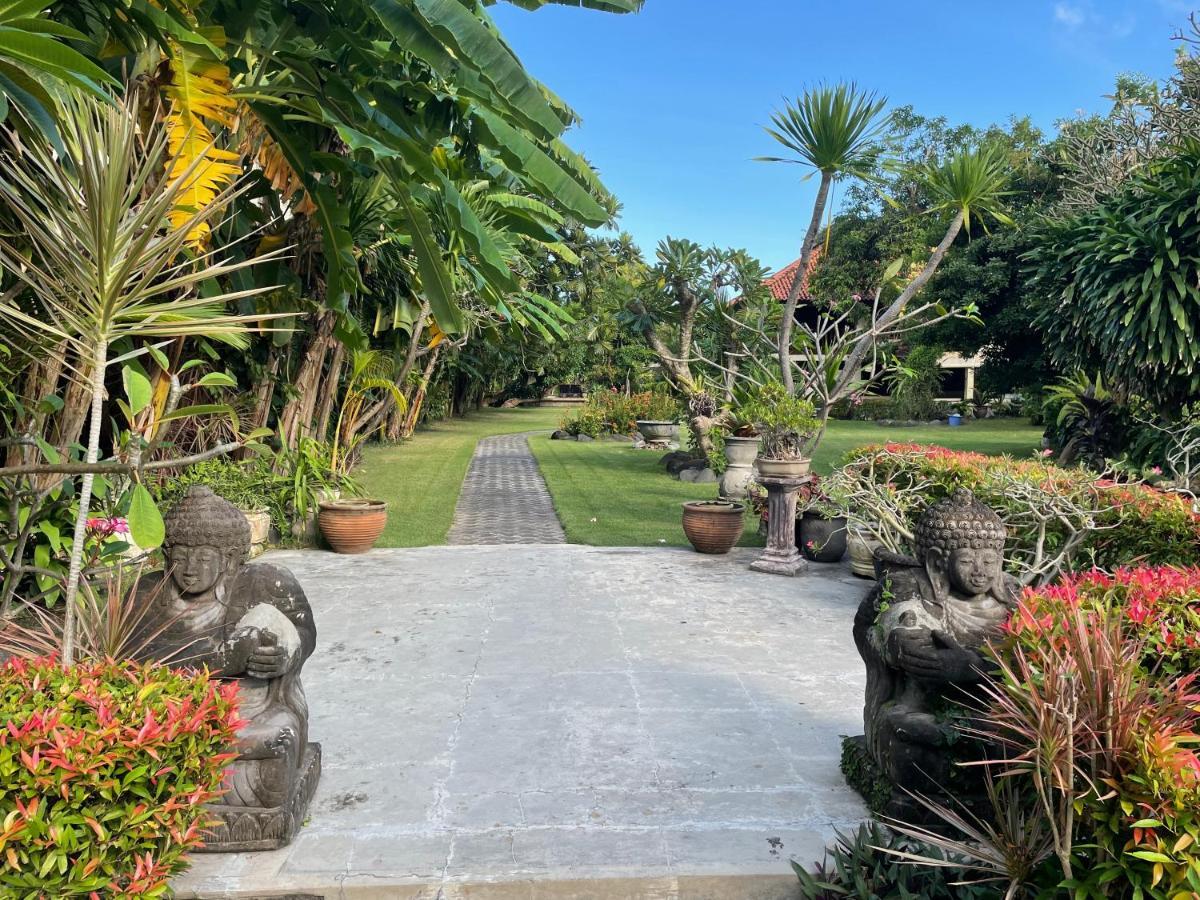 Raja Gardens Hotel Seminyak Exterior foto