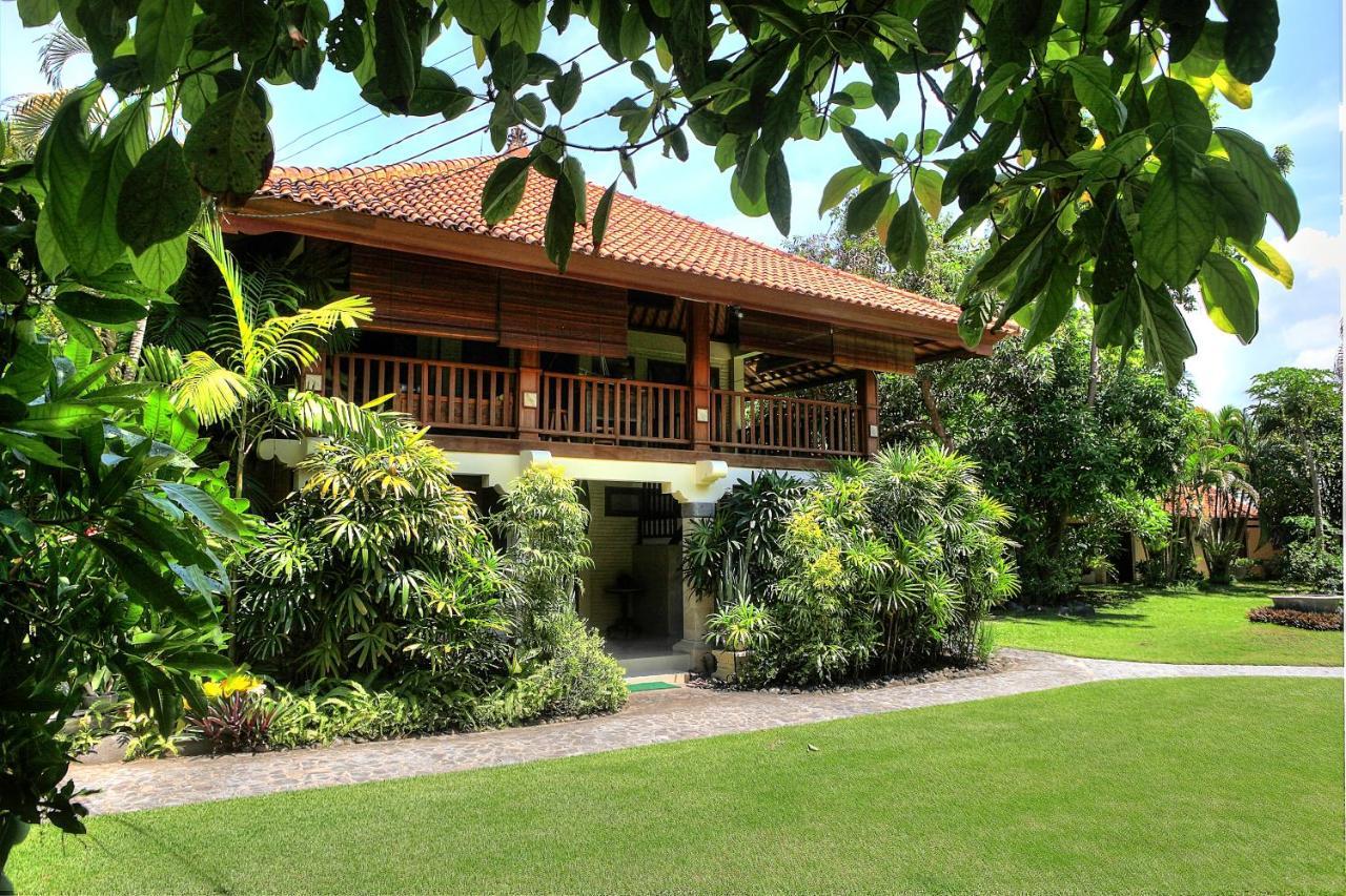 Raja Gardens Hotel Seminyak Exterior foto